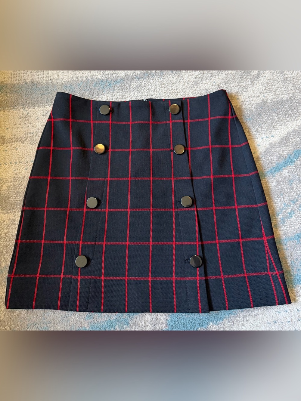 LOFT Size 10 Black Mini Skirt with Red Windowpane Plaid